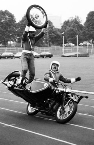 Polizeimotorrad Dantestadion.jpg