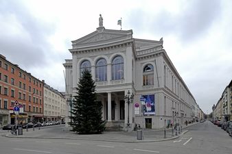 Die Klenzestraße beim Gärtnerplatztheater.
