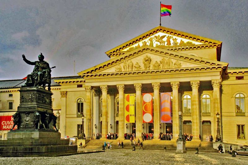 Datei:Nationaltheater.jpg