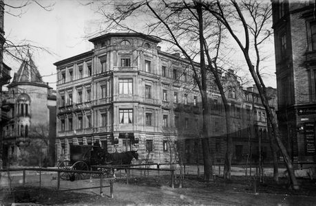 Ehemals Arcisstraße 31 bis 33. Ecke mit der Heßstraße. Im Februar 1905. Die Diakonissenanstalt. Foto; Pettendorfer.