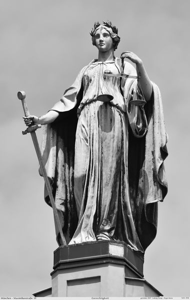 Datei:Muemaxistr39gerecht052016bw50.jpg