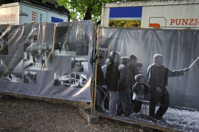 Datei:Schyrenplatz Kiosk Ausstellung 2020 04.jpg