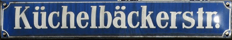 Datei:Muekuechelbaeckerstrschi2019.jpg