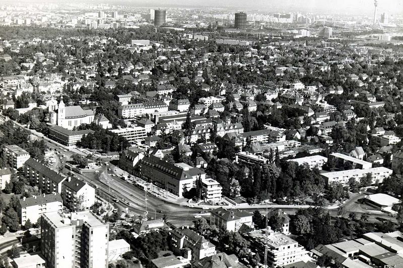 Datei:Romanplatz nach Moosach.jpg