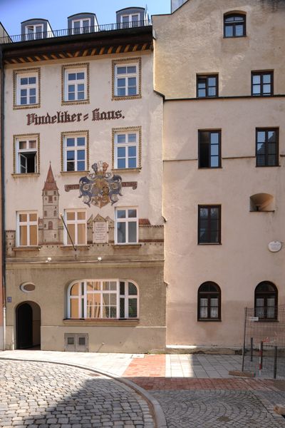 Datei:Muevindelikerhaus052010x99.jpg