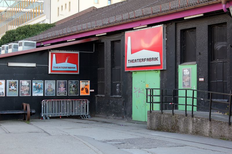 Datei:Munich-nightclub-Theaterfabrik.jpg