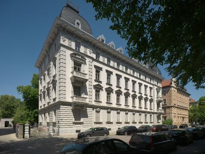 Mietshaus Hausnummer 99 und 101