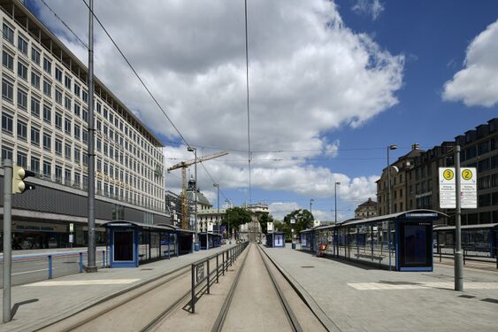Trambahnhaltestelle Stachus - während der Umbauarbeiten 2021.