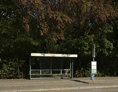 Sendling, Bushaltestelle Geisenhausenerstraße entlang Boschetsriederstraße, Fahrtrichtung Bahnhof Moosach, Buslinie 51.