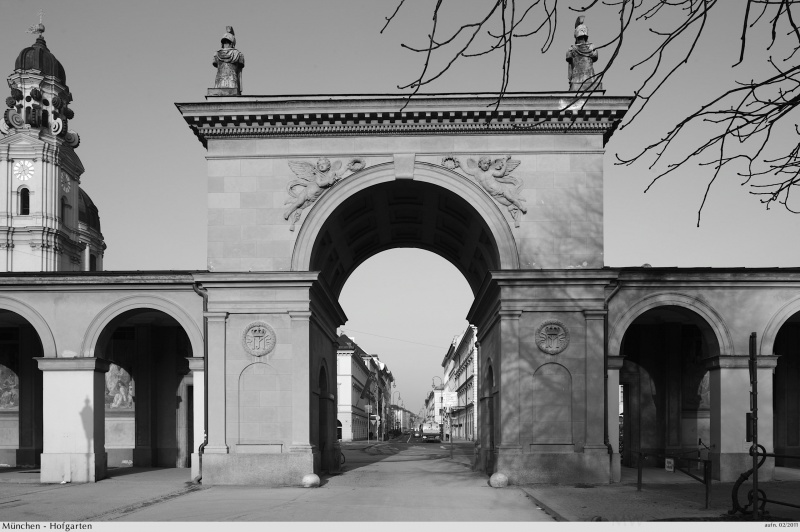 Datei:MueHofgartentor022011a.jpg