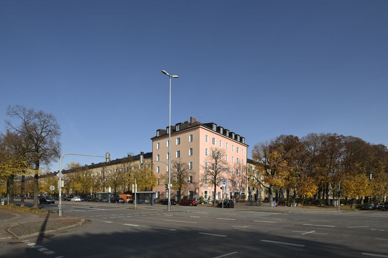 Datei:Muekarlpplatz102020c85.jpg