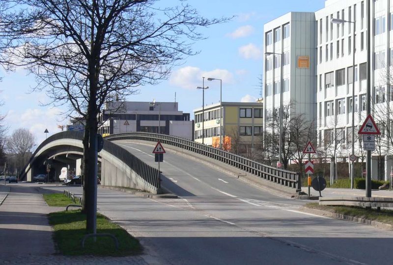 Datei:Flyoverbridge.jpg